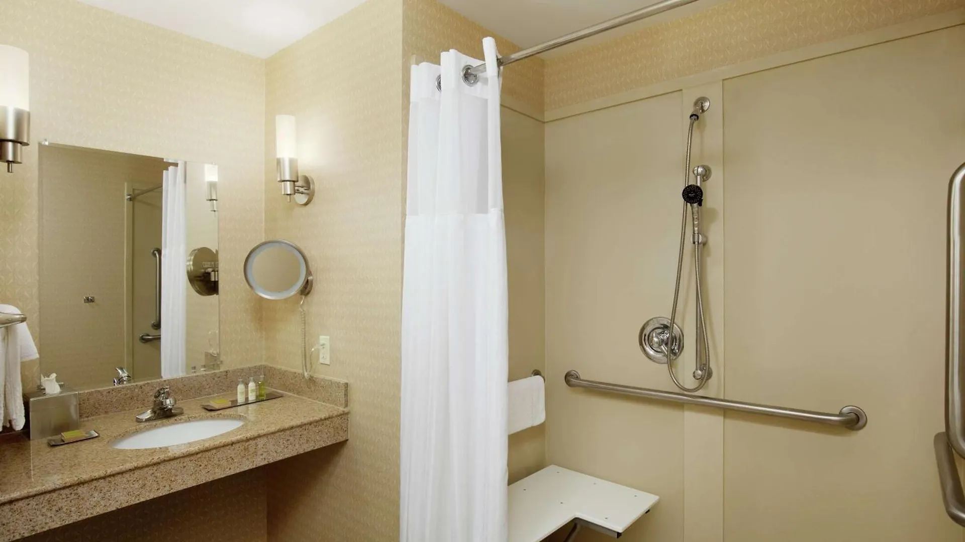 Doubletree Richmond Airport Otel Sandston 4*,